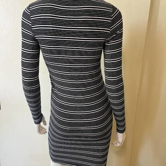 ATM Dress Medium - Picture 3 of 4